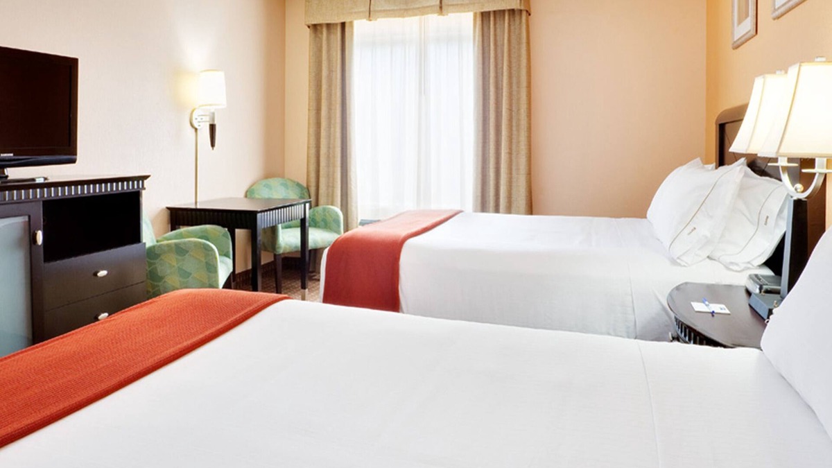 East Windsor Hotel | Baymont by Wyndham East Windsor Bradley Airport