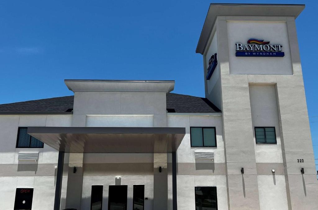 Freeport Hotel | Baymont by Wyndham Freeport Texas