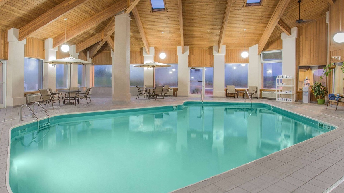 Freeport Hotel | Baymont by Wyndham Freeport