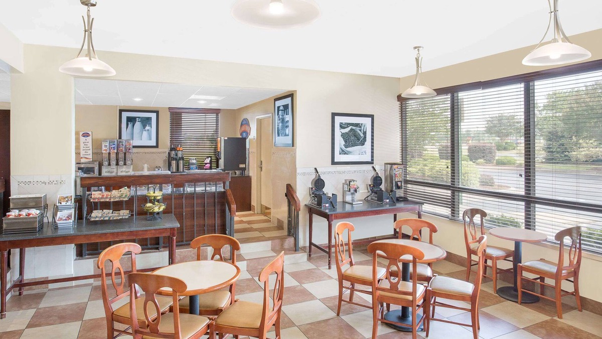 Greenville Hotel | Baymont by Wyndham Greenville