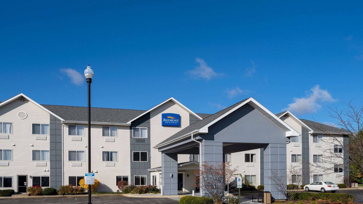Gurnee Hotel | Baymont by Wyndham Gurnee