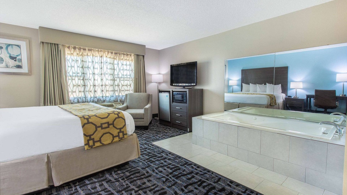 Joliet Hotel | Baymont by Wyndham Joliet