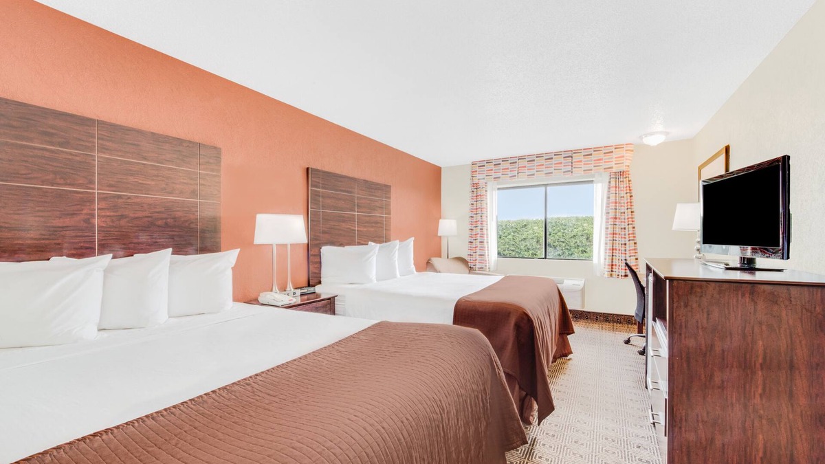 Midland Hotel | Baymont by Wyndham Midland Airport