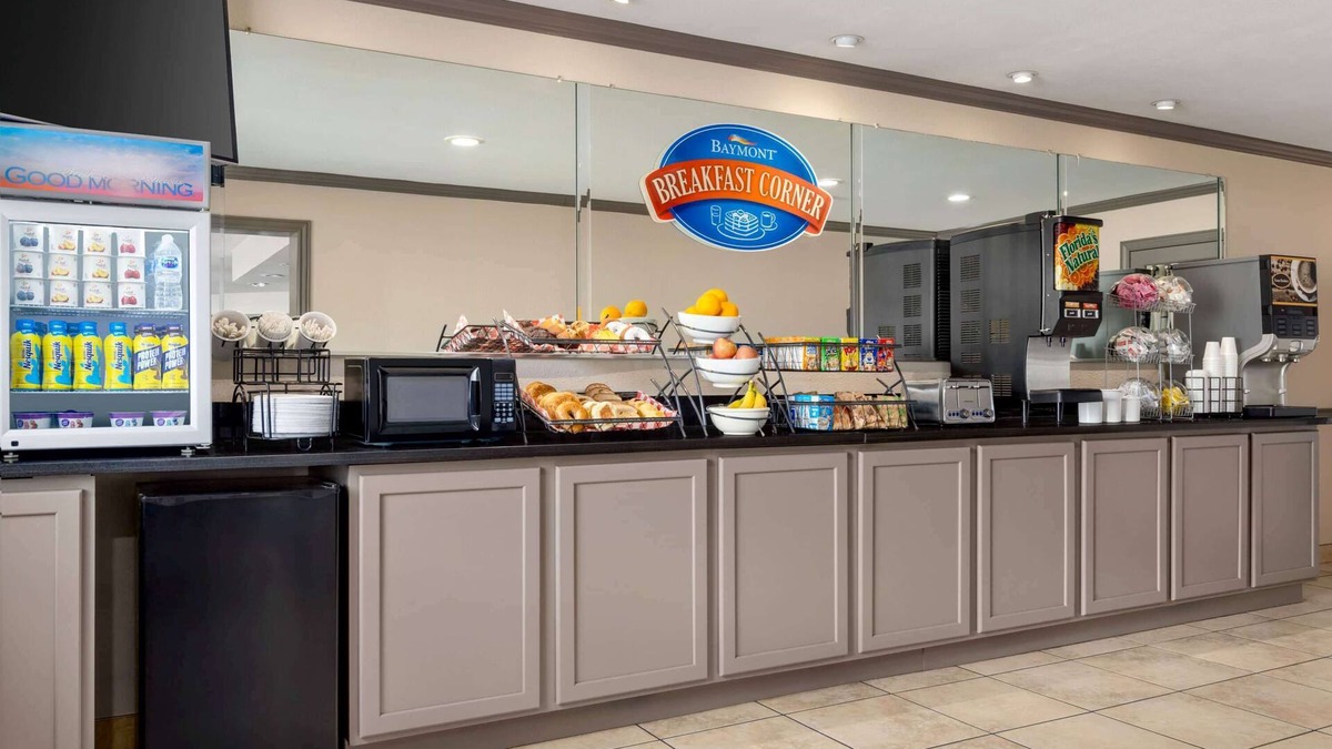 Monroe Hotel | Baymont by Wyndham Monroe