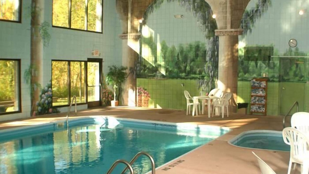 New Buffalo Hotel | Baymont by Wyndham New Buffalo