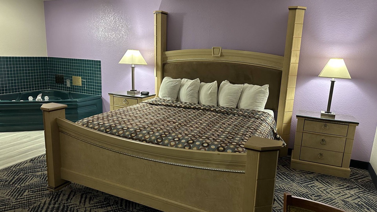 Chalco Hotel | Baymont by Wyndham Omaha SW