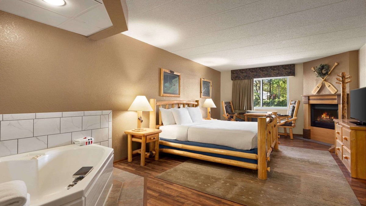 Owatonna Hotel | Baymont by Wyndham Owatonna