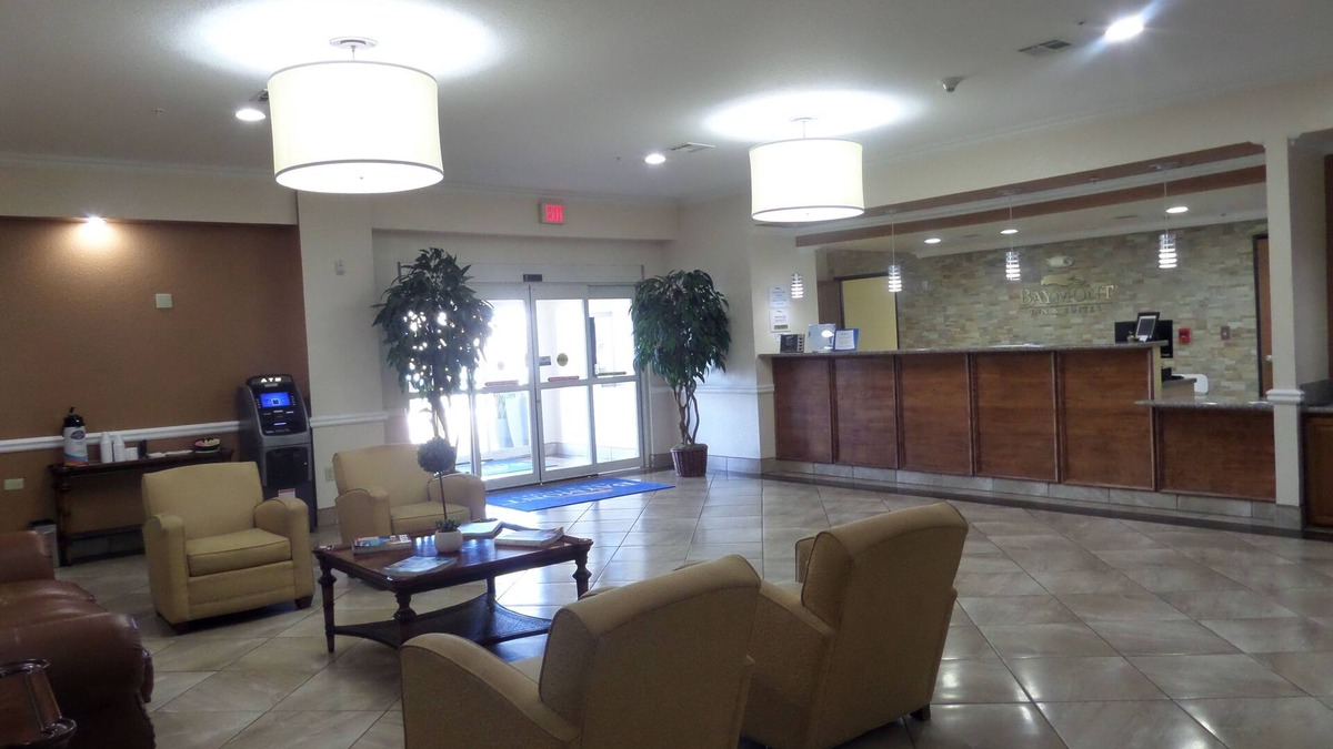Pearsall Hotel | Baymont by Wyndham Pearsall