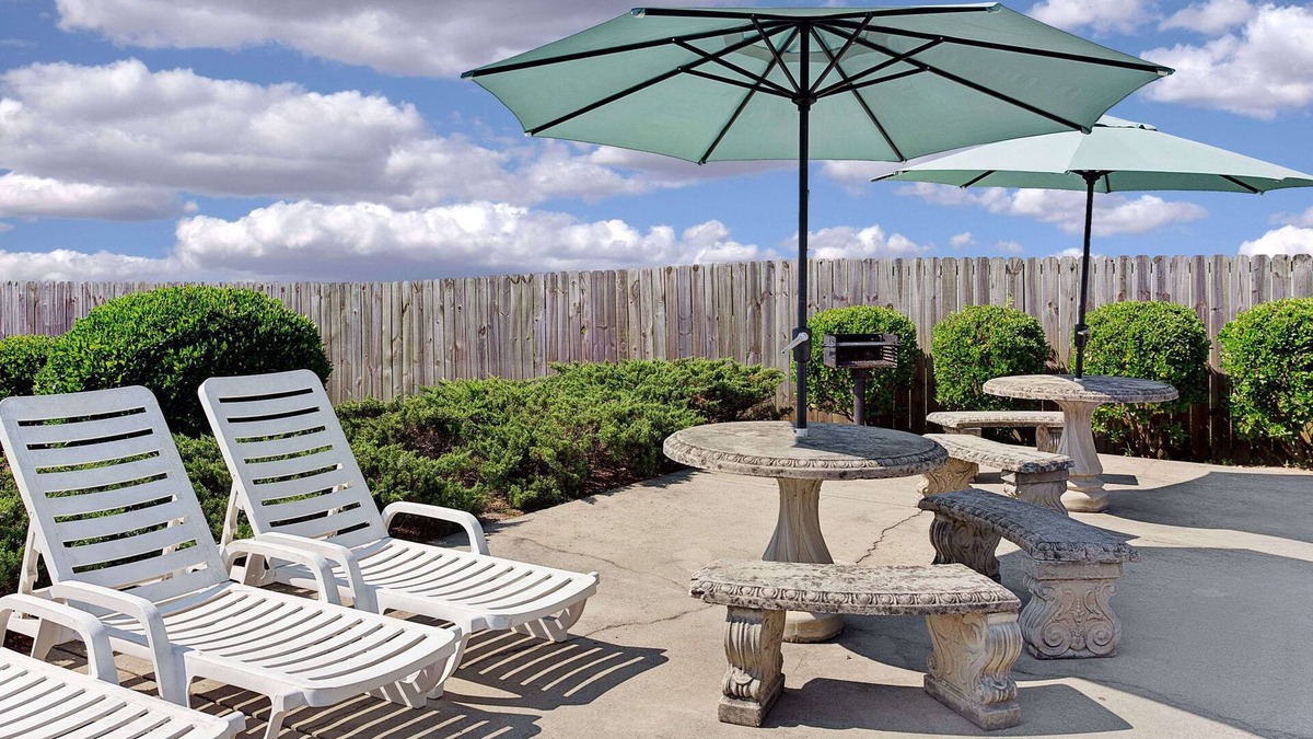 Sanford Hotel | Baymont by Wyndham Sanford