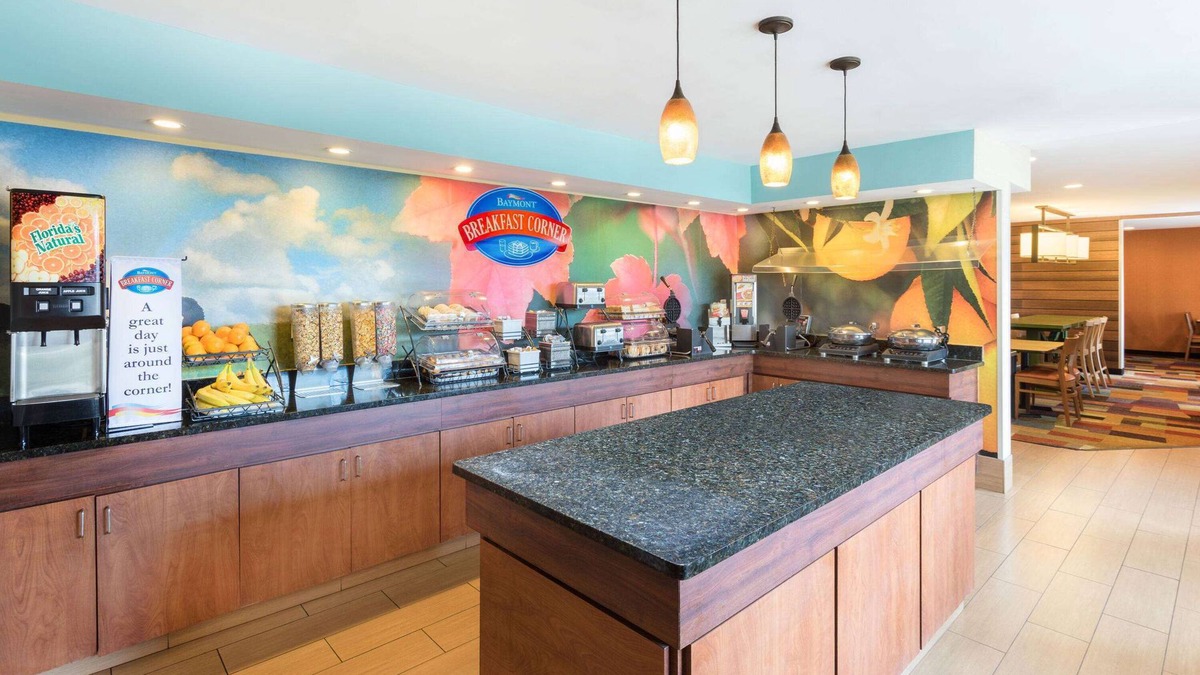 Savannah Hotel | Baymont by Wyndham Savannah Midtown