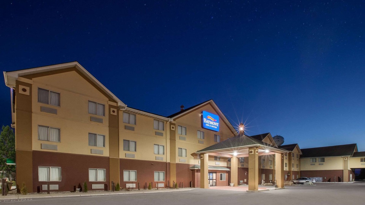 South Haven Hotel | Baymont by Wyndham South Haven