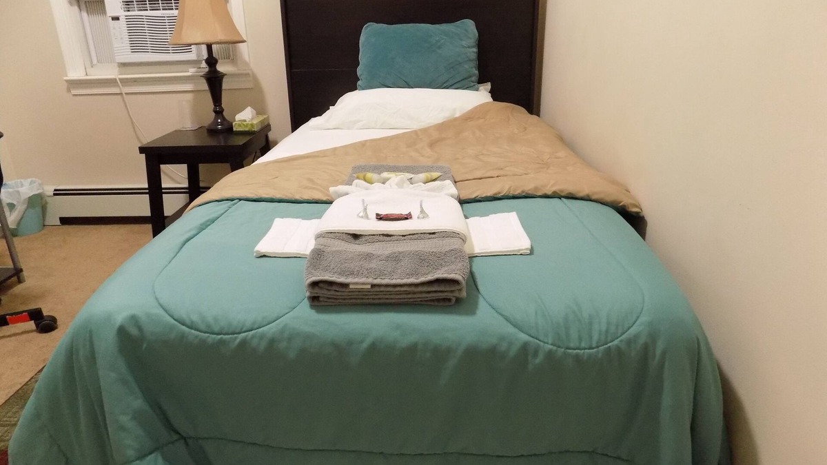 Constable Hook Apartment | Bayonne Skyline/20 min from New York