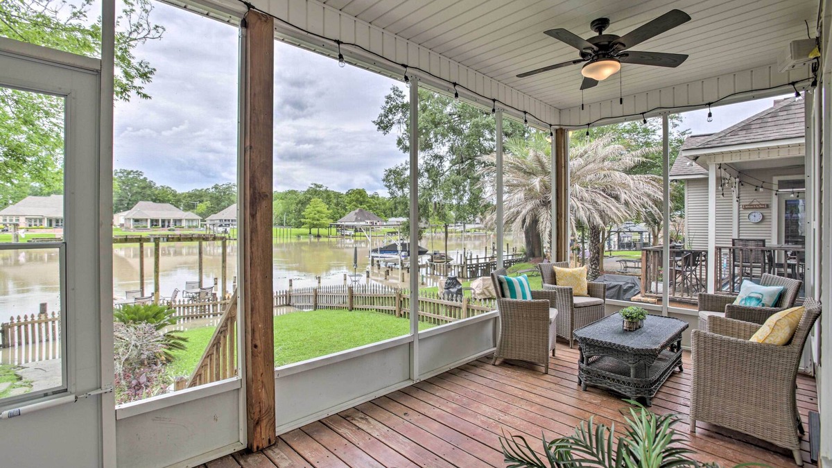 Maurepas House | Bayou Pierre Home: On the Diversion Canal!