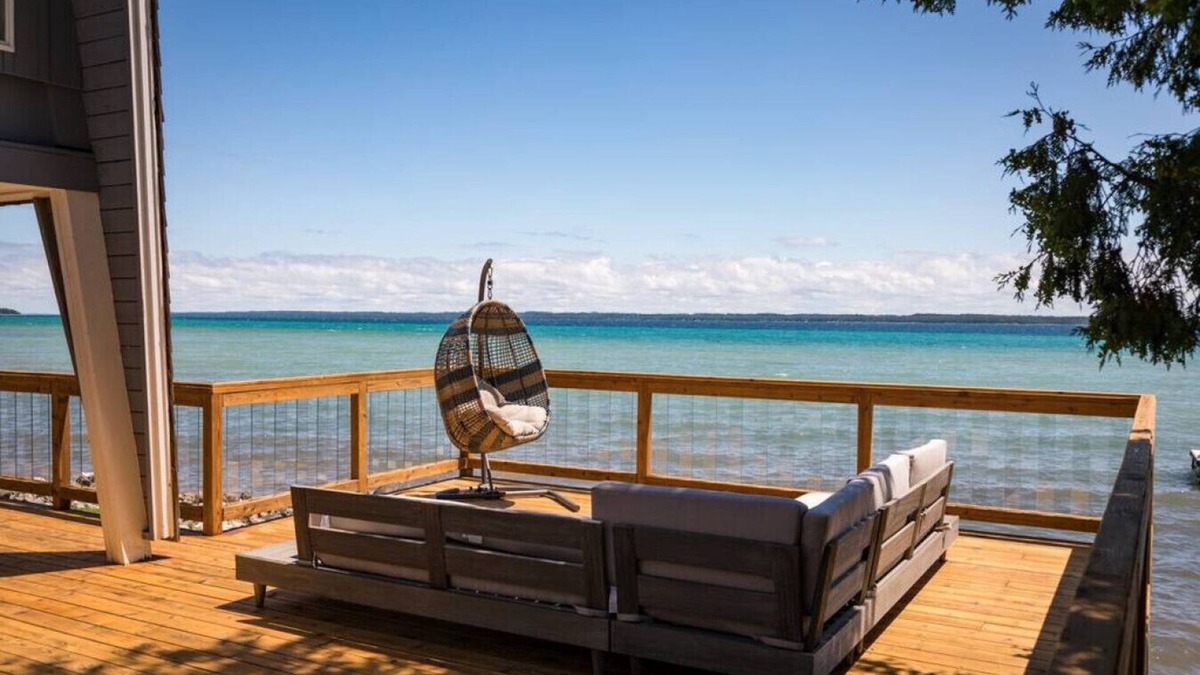 Suttons Bay Cottage | Bayshore Boathouse-Waterfront home on West Bay