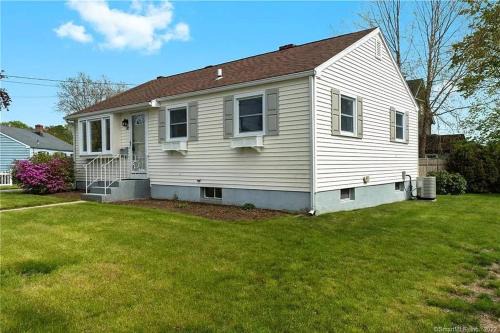 New London House | Bayshore Breeze