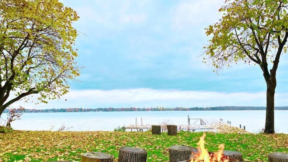 Ramara House | Bayshore Waterfront|Firepit|Shallow Entry|Sauna