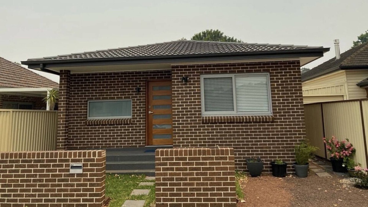 Sans Souci House | Bayside cottage in Sans Souci -Discounts available for long stays