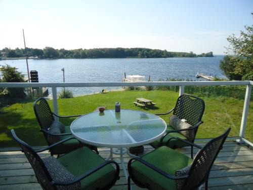 Bayridge West Hotel | Bayside Inn & Waterfront Suites