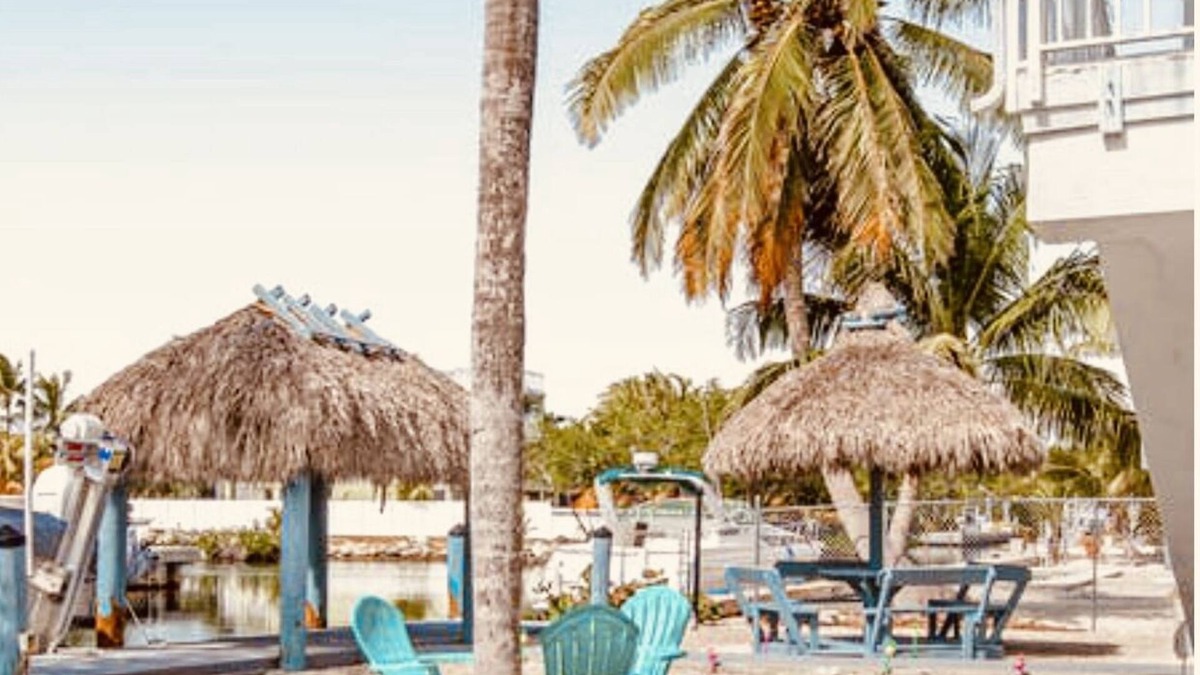 Twin Lakes House | Bayside Key Largo Canal Home with Dock/Jacuzzi/Pool. (Lift not include)