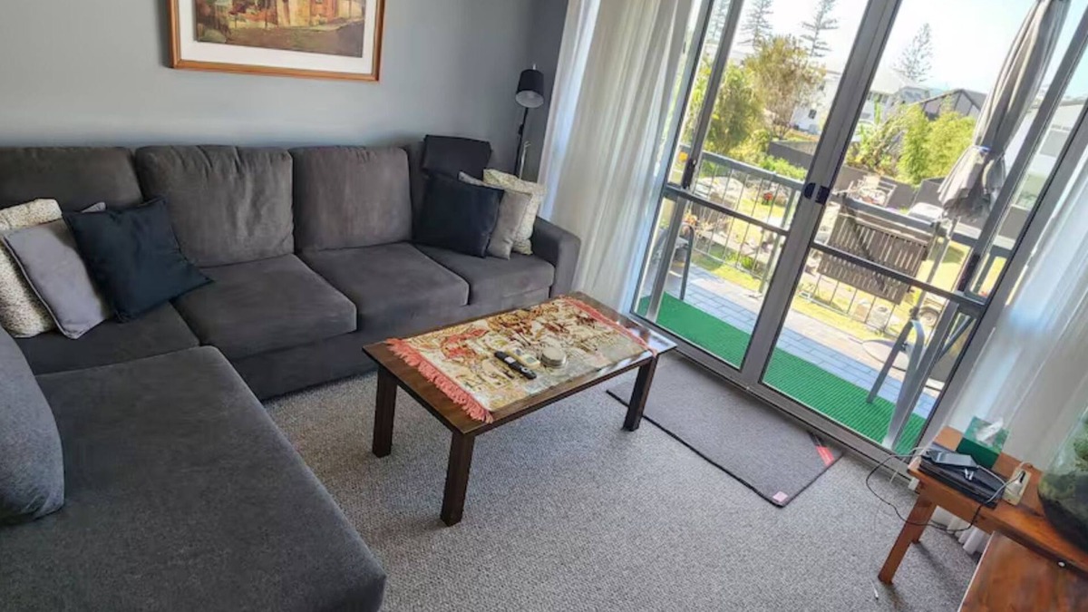 Wynnum Apartment | Bayside Lifestyle Getaway Sleeps 4