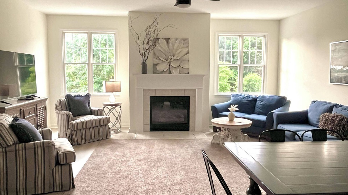 Sun Ridge House | Bayside Resort renovated 4 bed, 3.5 bath, across from Sun Ridge pool! Sleeps 10