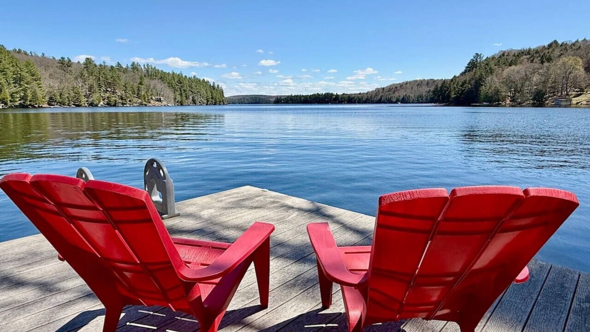 Dorset Cabin | Bayside Retreat: Cozy Cottage w Stunning Lake View