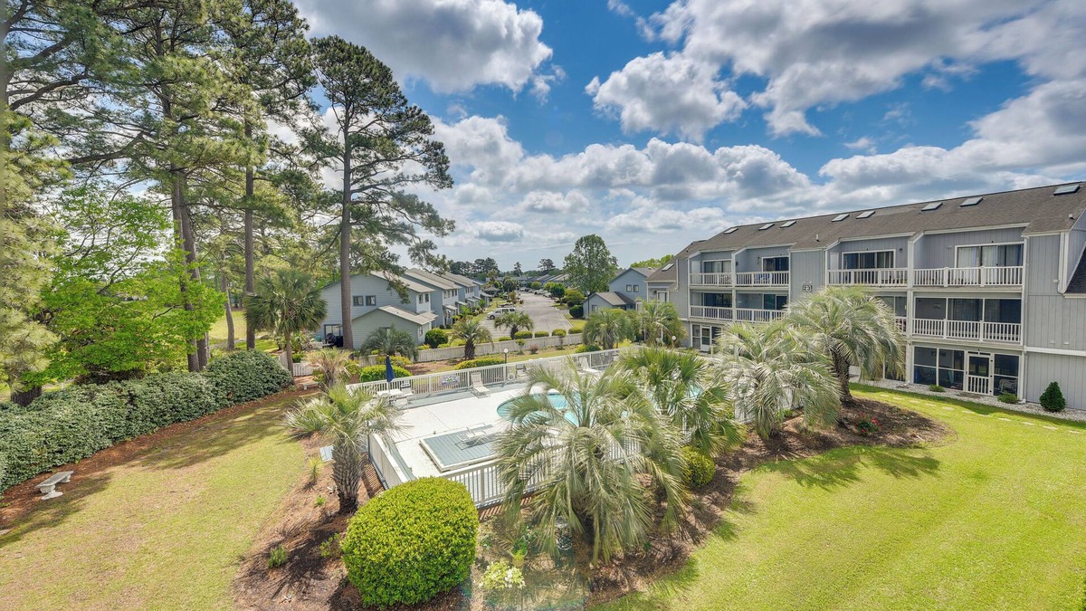 Little River Apartment | Baytree Golf Colony Studio ~ 5 Mi to Beach!