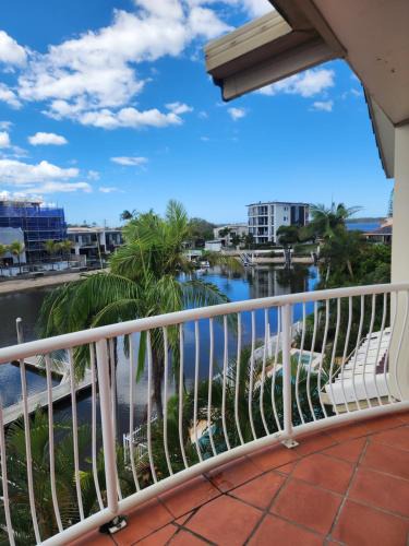 Runaway Bay Apartment | Bayview Anchorage