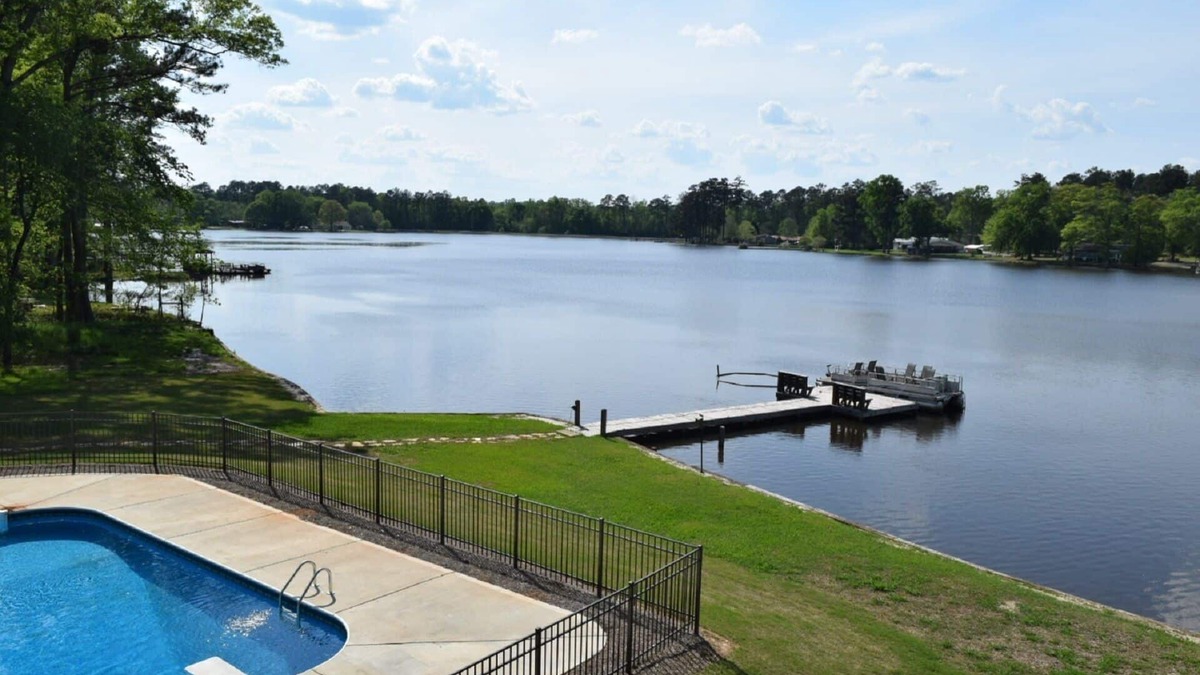 Sharpsburg Apartment | Bayview at Clearwater. The most beautiful view on the lake!