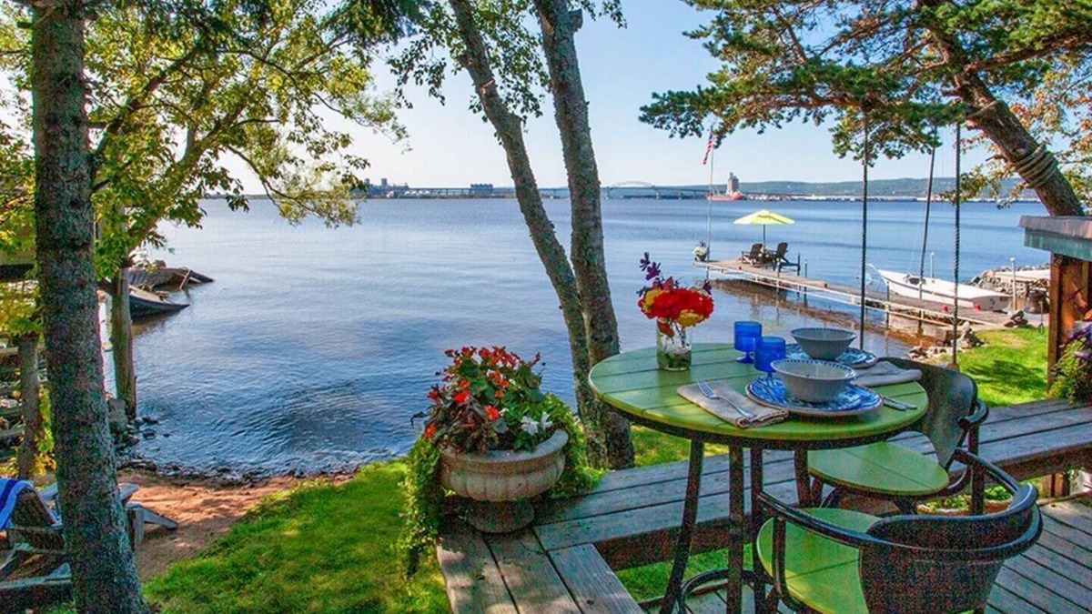 Park Point House | Bayview Cottage – Lakeside Getaway with Dock, Beach Access & Near Canal Park