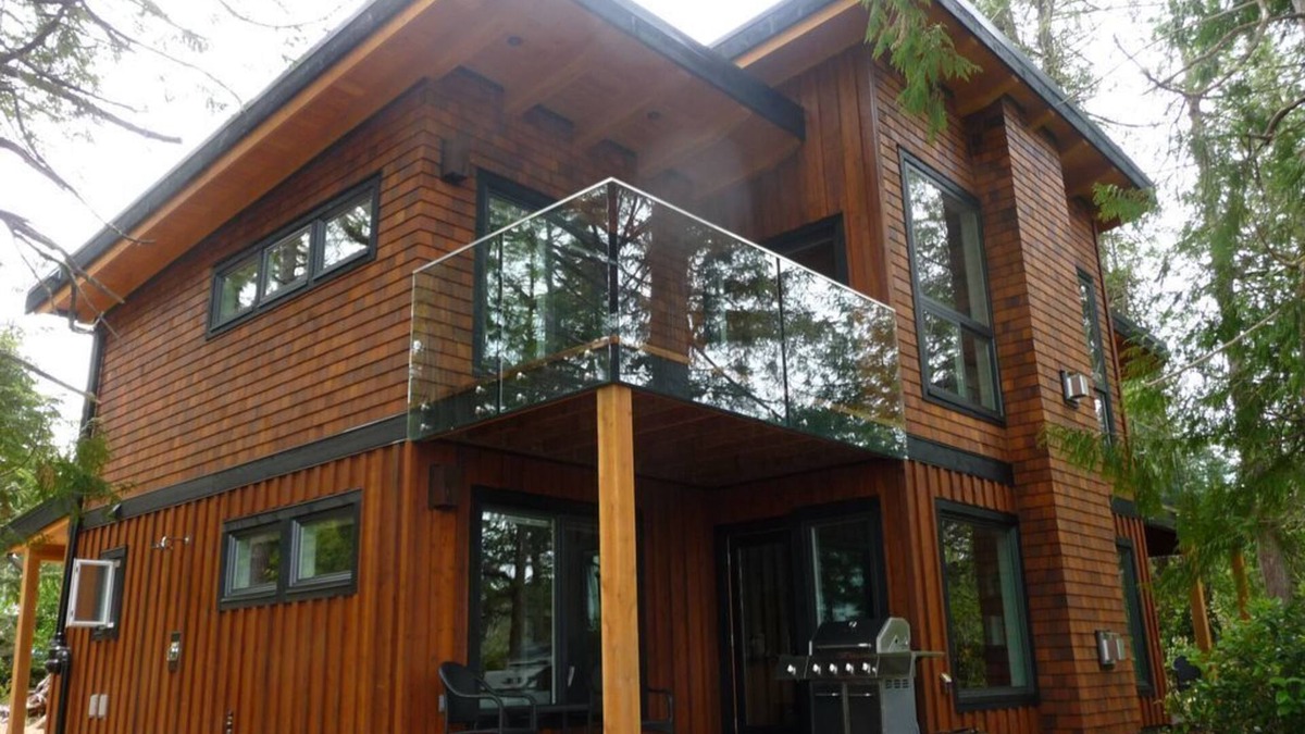 Tofino House | BayView House, Tofino B.C.