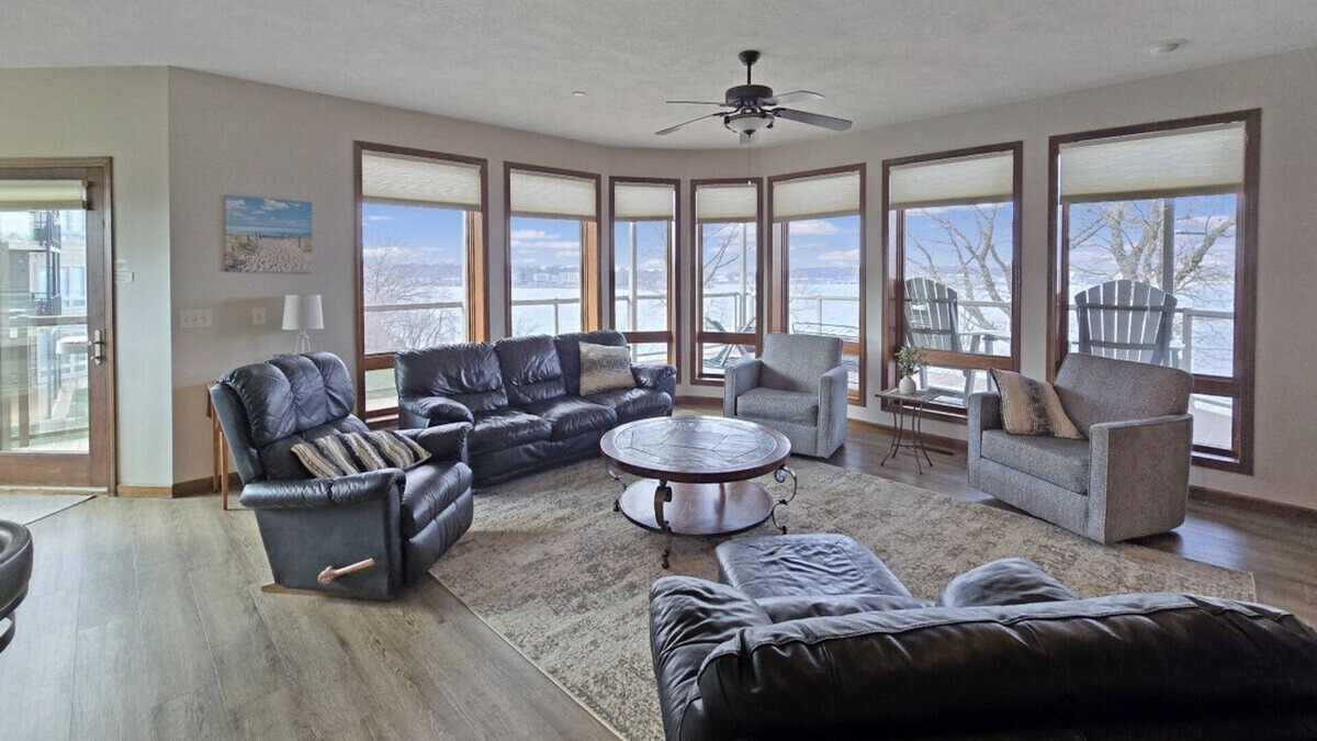 Arnolds Park Condo | Bayview Sunset Escape at the Lake