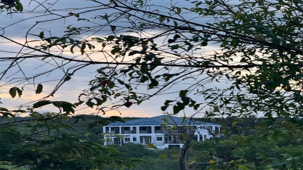 Spring Village Villa | Bayview Villa First & Only 7 Bedroom lodging with Seaview in Clarendon, Jamaica.
