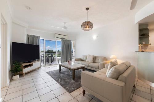 Cullen Bay Apartment | Baywatch Escape - Beachside Living near Darwin CBD