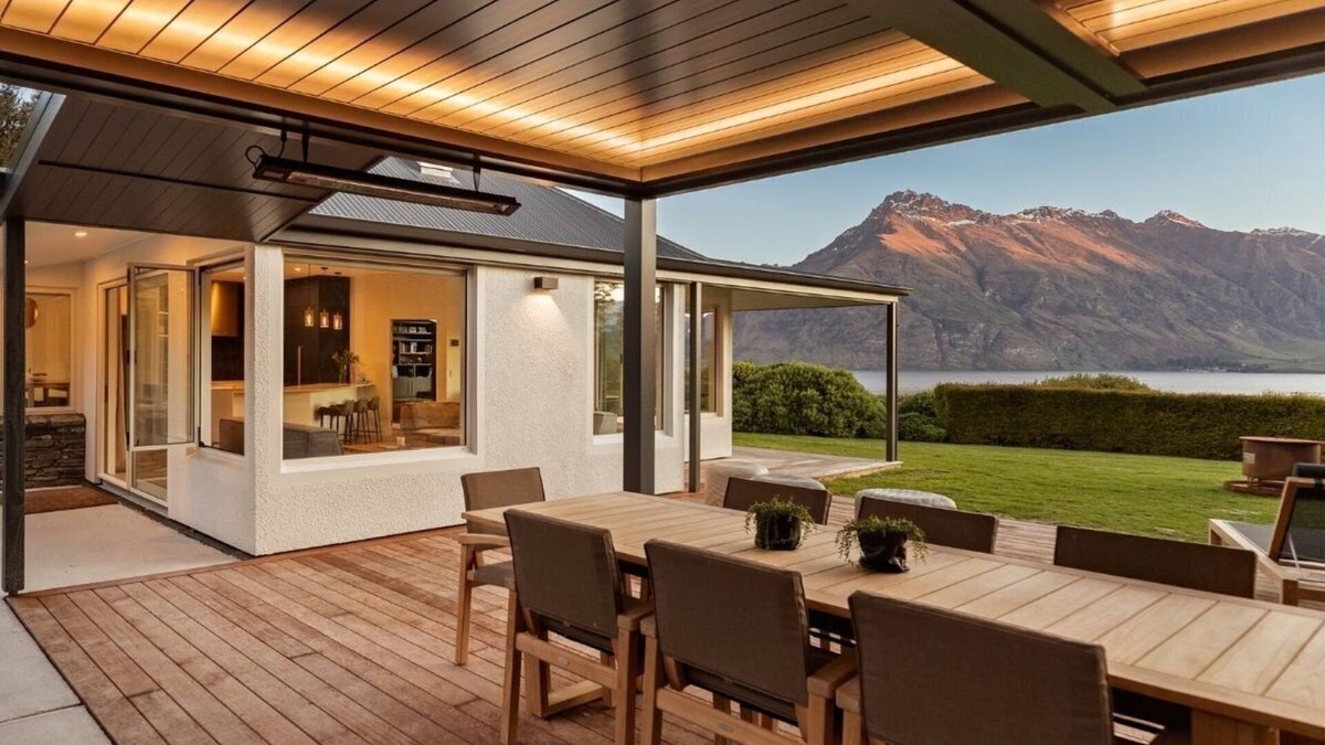 Closeburn House | Baywaters - Rural beauty with Sauna, Spa, Gym & Tennis Court