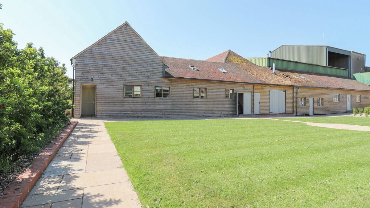 Bedford Cottage | BB HOUSE, family friendly, with a garden in Roxhill Manor Farm