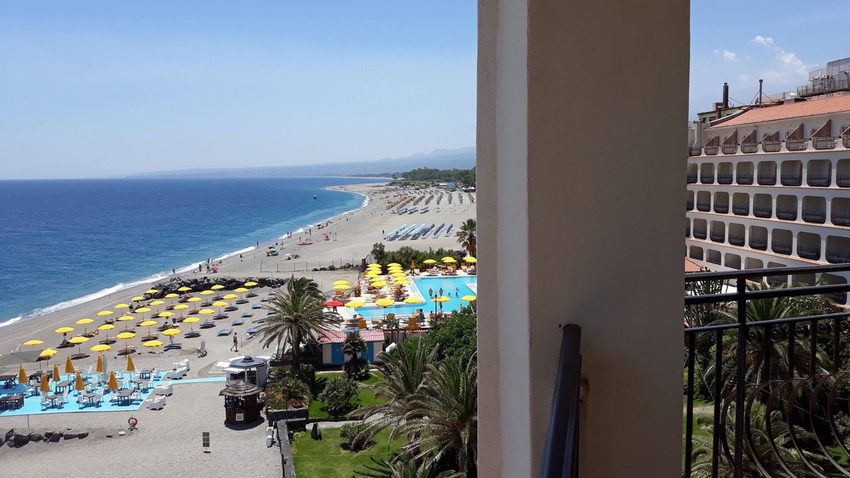 Presa Villa | BB Villa Overlooking Sea, Mountain, Coast - Renovated Ancient Winery More