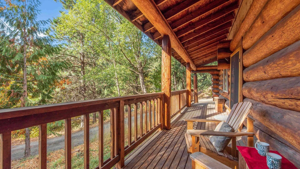 Leavenworth Cabin | BBQ-20 Acres-15 Minutes to Leavenworth-Bear Ridge Cabin-Cozy Log Home