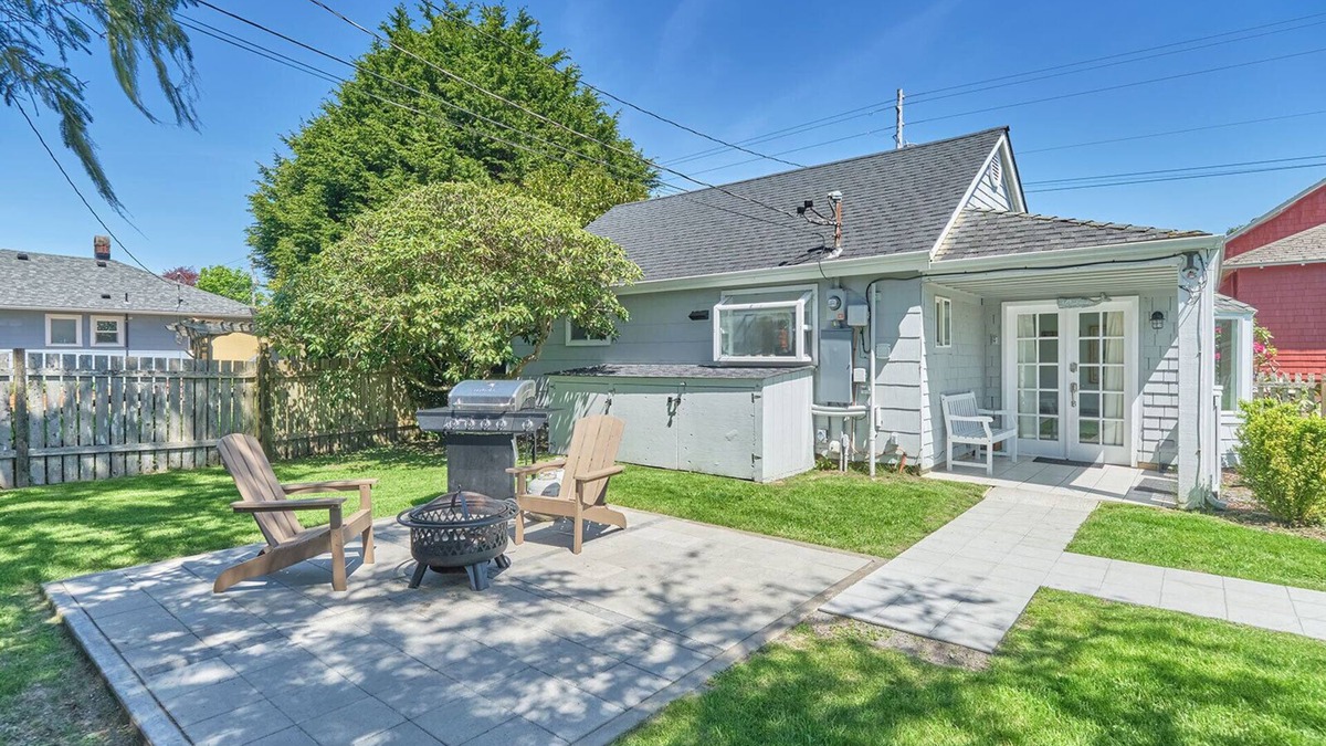 Seaview House | BBQ, Fenced Yard, Game Room, Boat Parking -Krakens