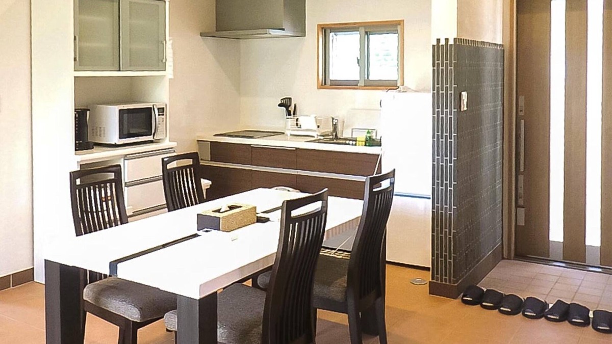 Sakimotobu House | BBQ on the balcony Cottage / Kunigami-gun Okinawa