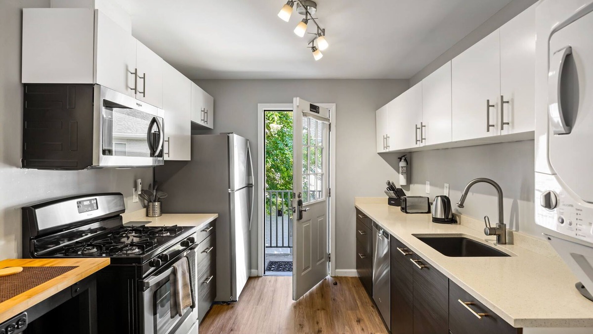 Brookwood Apartment | (BC2bK) Professional Condo w/Wi-Fi Perfect for Business Travelers