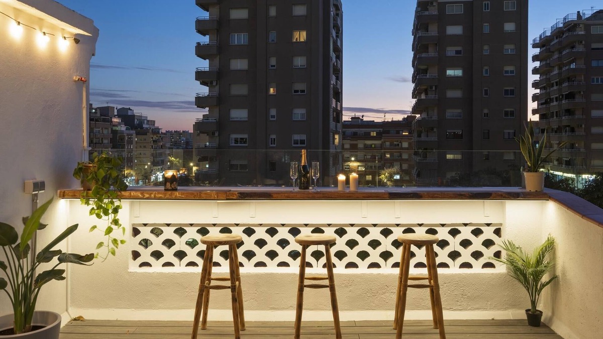 L'Hospitalet de Llobregat Apartment | BCN 2: ¡Exclusivos y cerca del Camp Nou!