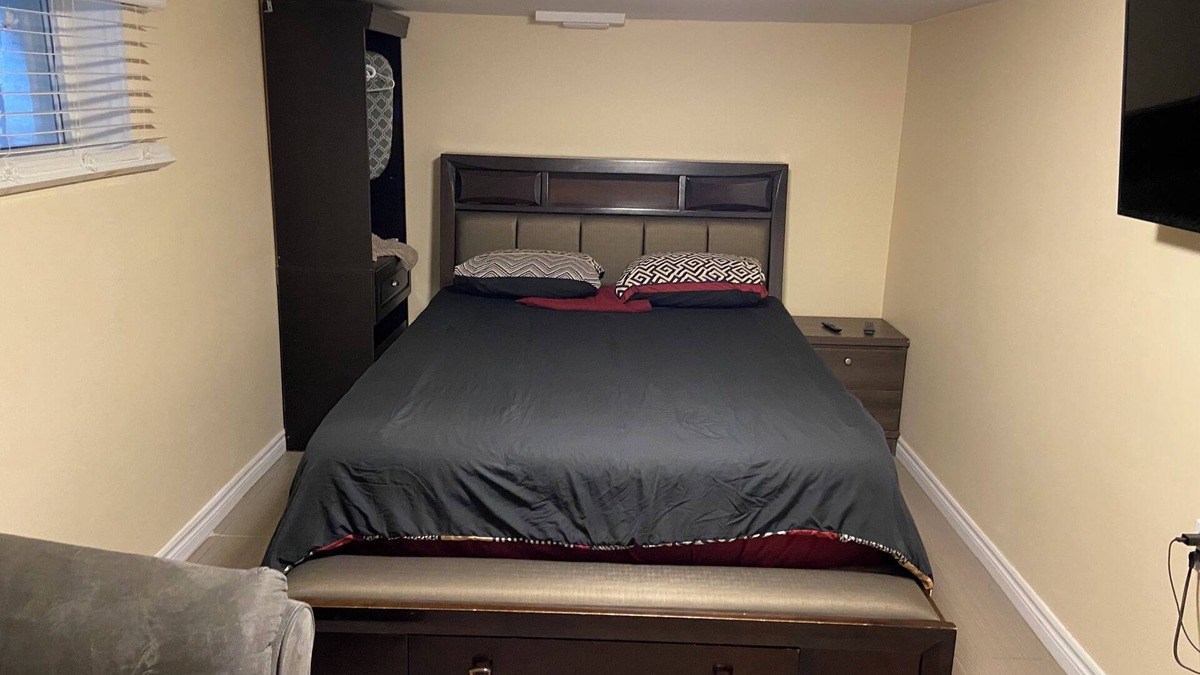 Welland House | Be At Home Away From Home III