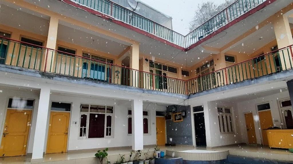 Bhagsu Nag House | Be Happy HomeStay