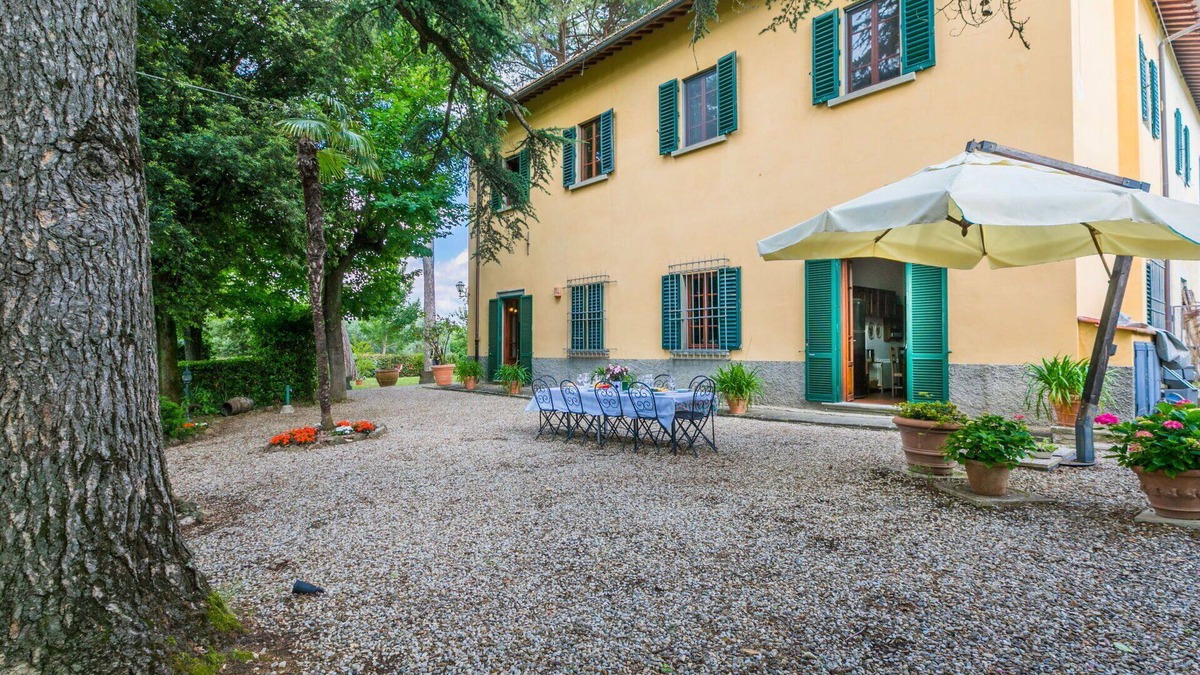 San Casciano in Val di Pesa House | Beautiful private villa for 9 people with hot tub, WIFI, TV, patio, panoramic view and parking