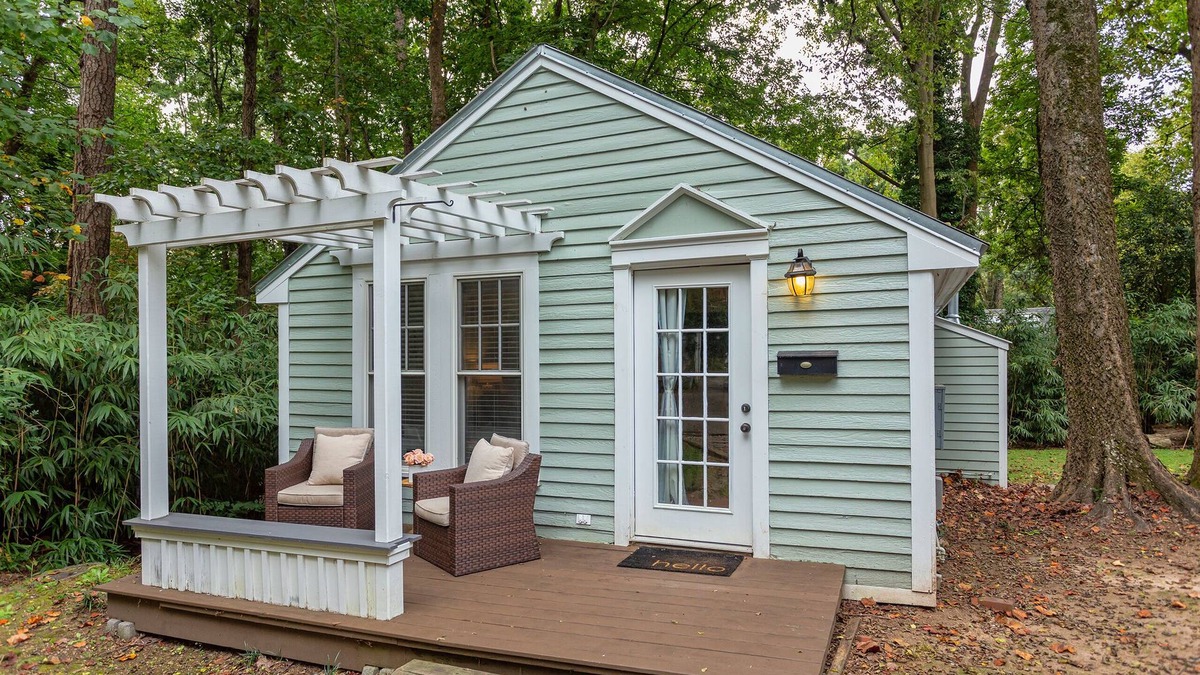 Chapel Hill Cottage | Be Our Guest at The Cottage, Walkable to UNC & downtown Chapel Hill