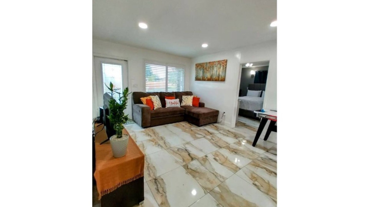 West Park House | Be Our Guests! Cozy 3/2 w/Oversized Yard Awaits