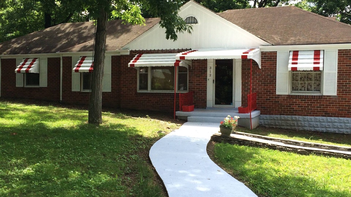 Madison House | Be part of Country Music History stay at Hank Snow's Rainbow Ranch in Nashville!
