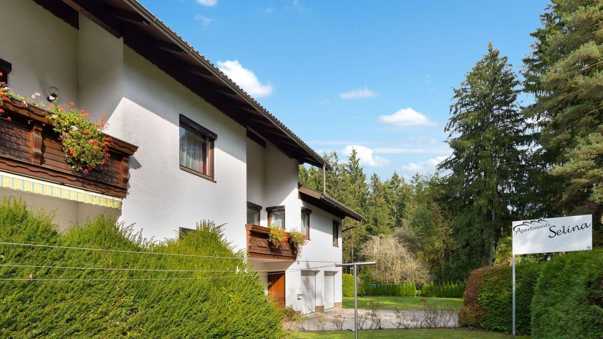 Unterburg am Klopeiner See Apartment | Beautiful apartment for 4 guests with WIFI, TV, balcony and parking