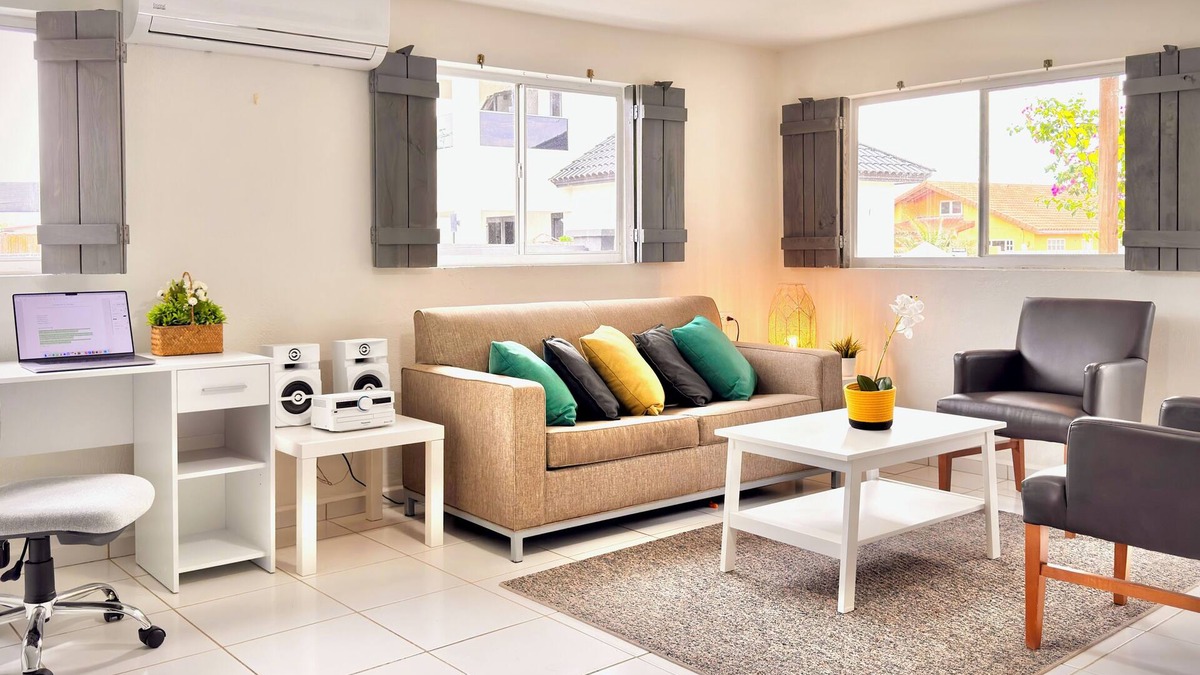 Sabana Liber House | Beach 7 min away! 2 BR, 1 BA, free parking, kitchen, workspace, hot water shower